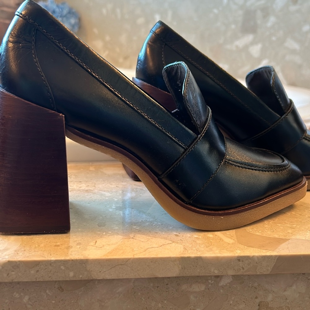 🌟Like New Vince Camuto Loafers🌟